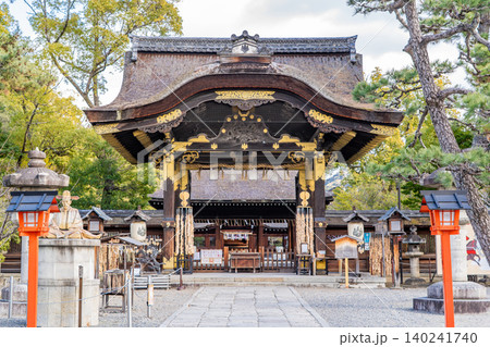 京都東山五条 豊国神社 国宝 唐門(豊臣秀吉公を祀る神社)伏見城の遺構(京の三唐門) 京都東山五条 豊国神社 国宝 唐門(豊臣秀吉公を祀る神社)伏見城の遺構(京の三唐門) 140241740