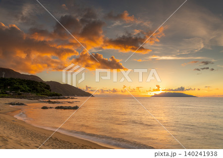 海亀産卵地永田いなか浜 夕景 屋久島(夏 海亀産卵地永田いなか浜 夕景 屋久島(夏 140241938