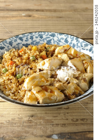 麻婆餡かけ炒飯 麻婆餡かけ炒飯 140242038