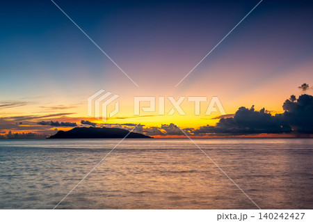 口永良部島マジックアワー 夕景 屋久島から(夏 口永良部島マジックアワー 夕景 屋久島から(夏 140242427