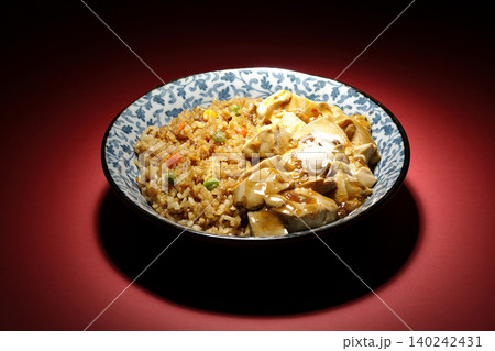 麻婆餡かけ炒飯 麻婆餡かけ炒飯 140242431