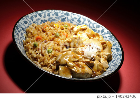 麻婆餡かけ炒飯 麻婆餡かけ炒飯 140242436
