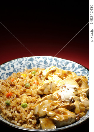 麻婆餡かけ炒飯 麻婆餡かけ炒飯 140242450