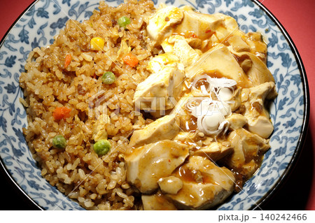 麻婆餡かけ炒飯 麻婆餡かけ炒飯 140242466