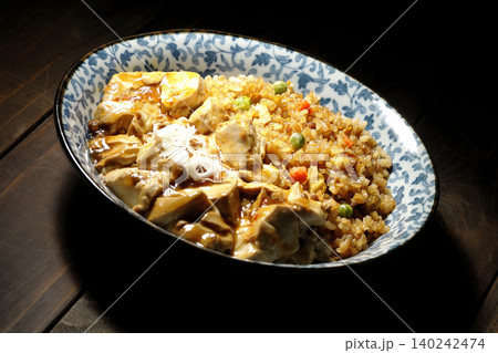 麻婆餡かけ炒飯 140242474