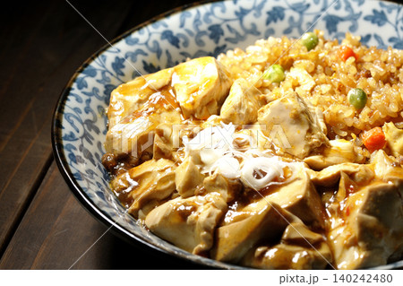 麻婆餡かけ炒飯 麻婆餡かけ炒飯 140242480
