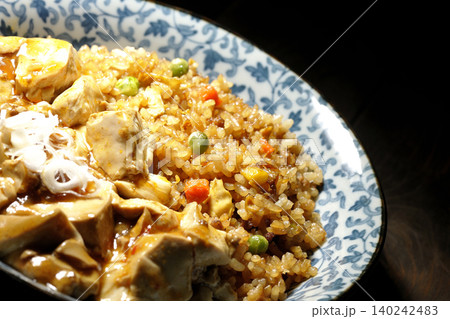麻婆餡かけ炒飯 麻婆餡かけ炒飯 140242483