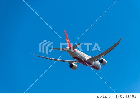 青空をフライトする旅客機イメージ・エアインディア 青空をフライトする旅客機イメージ・エアインディア 140243403