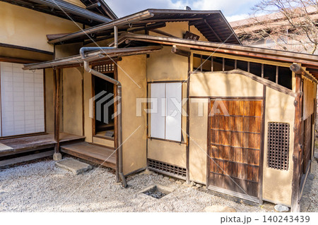 京都国立博物館　茶室「堪庵」小間　江戸時代初期の公家文化を継承した数寄屋造りの日本家屋 140243439