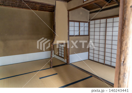 京都国立博物館　茶室「堪庵」小間　江戸時代初期の公家文化を継承した数寄屋造りの日本家屋 140243441