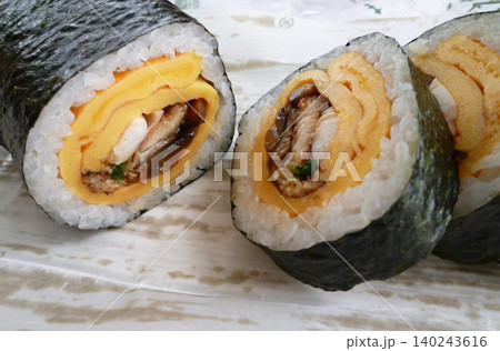 神戸名物 花巻すしの断面 兵庫県の郷土料理 神戸名物 花巻すしの断面 兵庫県の郷土料理 140243616