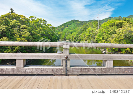【伊勢神宮の宇治橋】 三重県伊勢市宇治館町 140245187
