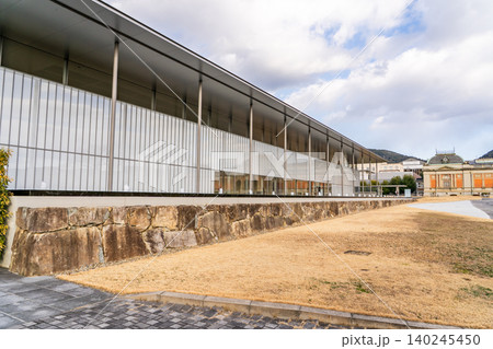 京都国立博物館　平成知新館　本館　京都の文化財を収集、展示 140245450