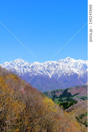 5月の白馬村からの北アルプス 信州の山々 信州の風景 5月の白馬村からの北アルプス 信州の山々 信州の風景 140245666