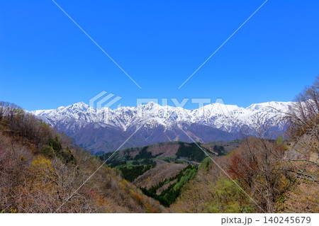 5月の白馬村からの北アルプス　　　信州の山々　　　信州の風景 140245679
