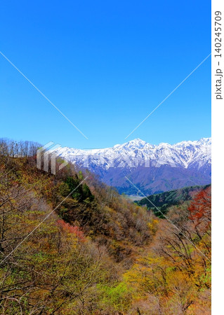 5月の白馬村からの北アルプス　　　信州の山々　　　信州の風景 140245709