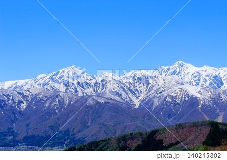 5月の白馬村からの北アルプス　　　信州の山々　　　信州の風景 140245802