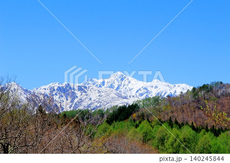 5月の白馬村からの北アルプス　　　信州の山々　　　信州の風景 140245844