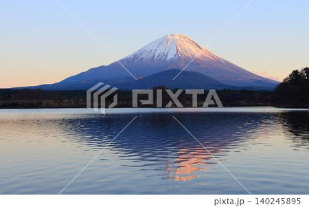 富士山とみなも 140245895