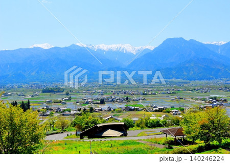 5月の北アルプス展望美術館　　　信州の山々　　　信州の風景 140246224