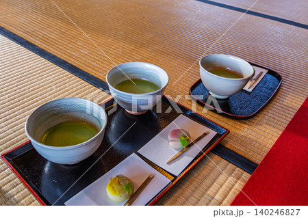 中島のお茶屋で楽しむお抹茶と季節の生菓子 2023年11月 140246827