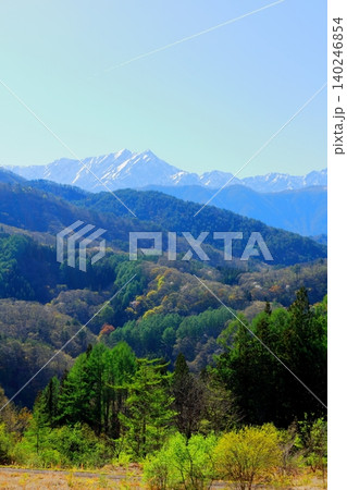 5月の北アルプスと山家 信州の山々 信州の風景 5月の北アルプスと山家 信州の山々 信州の風景 140246854
