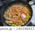 アウトドアで作るパエリア 140246931