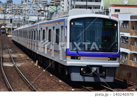 新今宮に到着する南海泉北線 5000系 新今宮に到着する南海泉北線 5000系 140246970