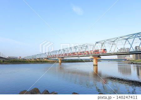 神奈川県・川崎市・多摩川・六郷川橋梁 神奈川県・川崎市・多摩川・六郷川橋梁 140247411