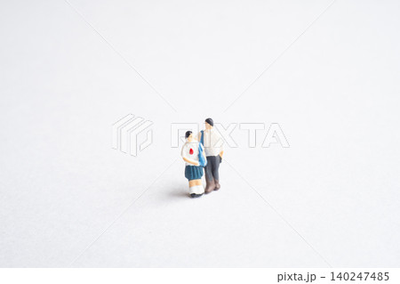 青春と恋愛と未来への夢を象徴する学生カップル 140247485