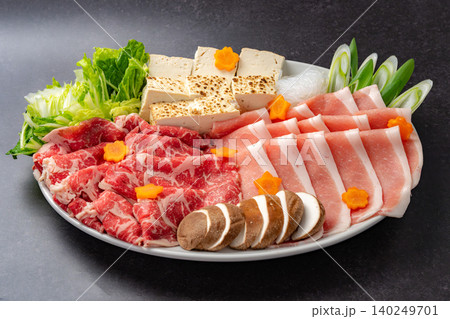 鍋料理の具材盛り合わせ 140249701