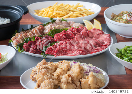 焼肉盛り合わせの食卓 焼肉盛り合わせの食卓 140249721