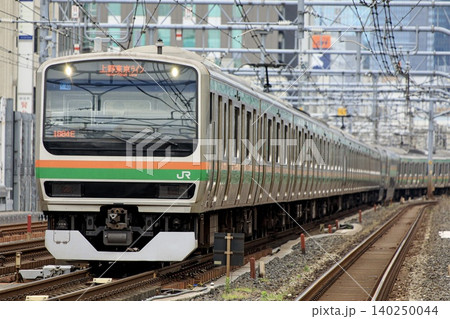 上野東京ラインを走るE231系電車 上野東京ラインを走るE231系電車 140250044