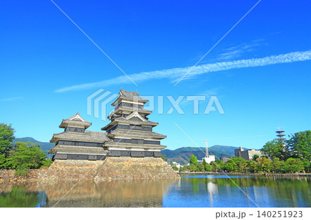 長野県松本市、国宝松本城の風景 長野県松本市、国宝松本城の風景 140251923