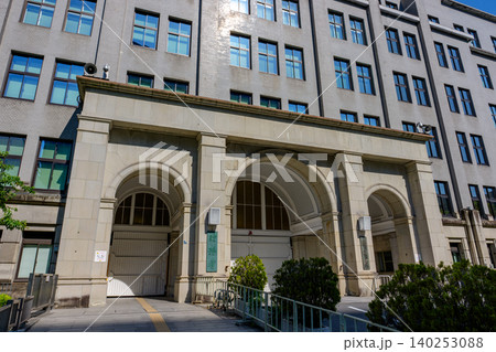 東京霞ヶ関官庁街 財務省と国税庁の庁舎外観 東京霞ヶ関官庁街 財務省と国税庁の庁舎外観 140253088