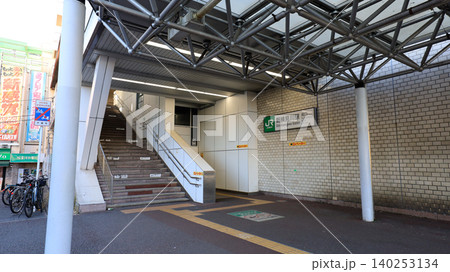 JR総武線の新検見川駅、南口でエレベーターが設置 JR総武線の新検見川駅、南口でエレベーターが設置 140253134
