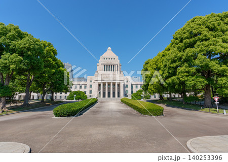 東京の国会議事堂　日本の政治を象徴する歴史的建築 140253396