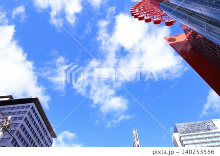 大阪駅前、見上げる風景写真 大阪駅前、見上げる風景写真 140253586