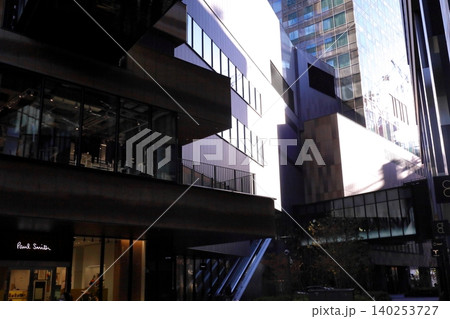 大阪駅前、見上げる風景写真 大阪駅前、見上げる風景写真 140253727