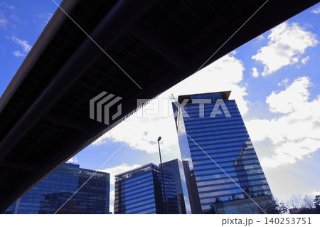 大阪駅前、見上げる風景写真 大阪駅前、見上げる風景写真 140253751