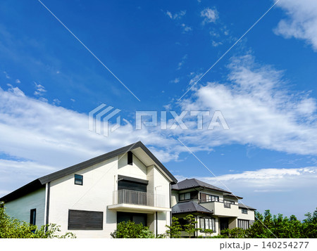 緑の多い街に建つ新築戸建て住宅 緑の多い街に建つ新築戸建て住宅 140254277