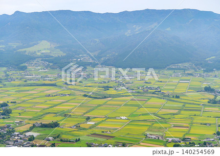 展望台から眺める南阿蘇の美しい風景 展望台から眺める南阿蘇の美しい風景 140254569