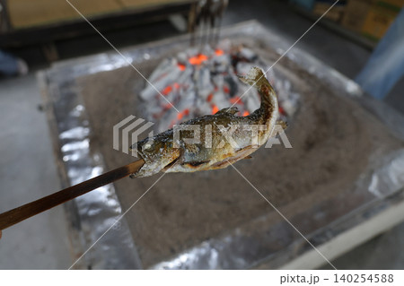 ニジマスの塩焼き　　 140254588