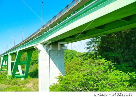 栃木県那須郡那須町 那須と那須塩原を結ぶりんどう大橋 栃木県那須郡那須町 那須と那須塩原を結ぶりんどう大橋 140255119