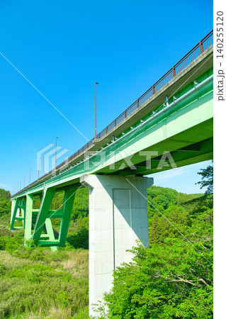 栃木県那須郡那須町 那須と那須塩原を結ぶりんどう大橋 栃木県那須郡那須町 那須と那須塩原を結ぶりんどう大橋 140255120