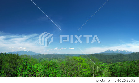 春の鈴蘭高原展望台から御嶽山と乗鞍岳を望む 140255375