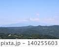 大室山山頂から望む雲が掛かった富士山 140255603
