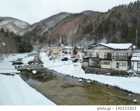 冬の湯西川温泉街(栃木県日光市) 冬の湯西川温泉街(栃木県日光市) 140255923