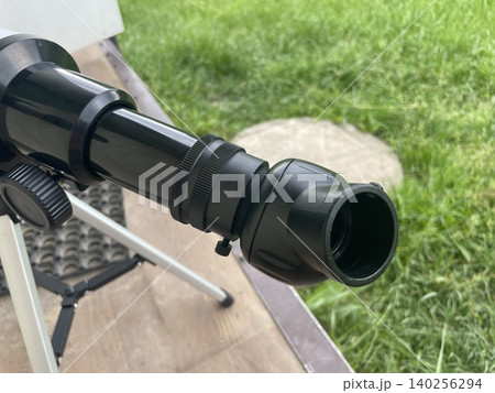 Telescope for observing deep space 140256294