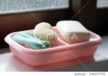 古い石けん 古い石けん 140257742